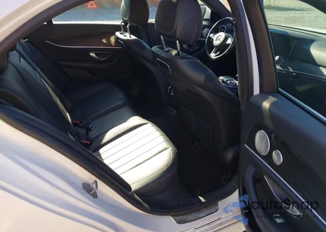 2018 Mercedes-Benz E 300 4Matic из США, поврежденный, VIN WDDZF4KB4JA442583